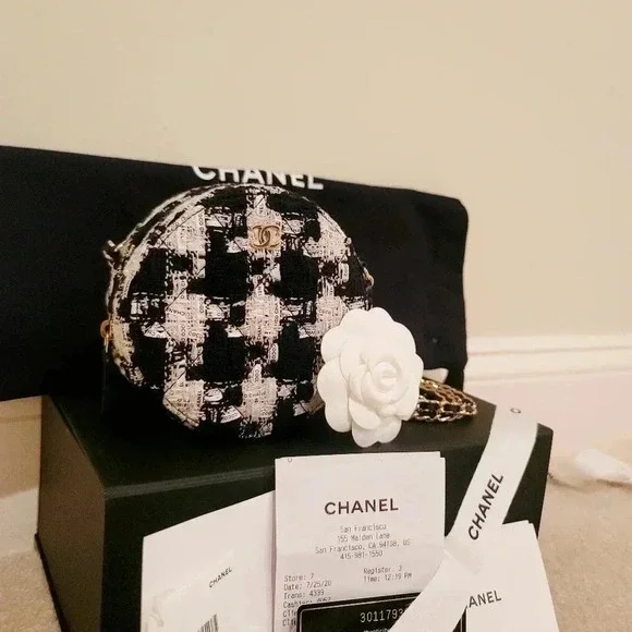 Chanel Ribbon Tweed Round Clutch with Chain - Picture 6 of 12